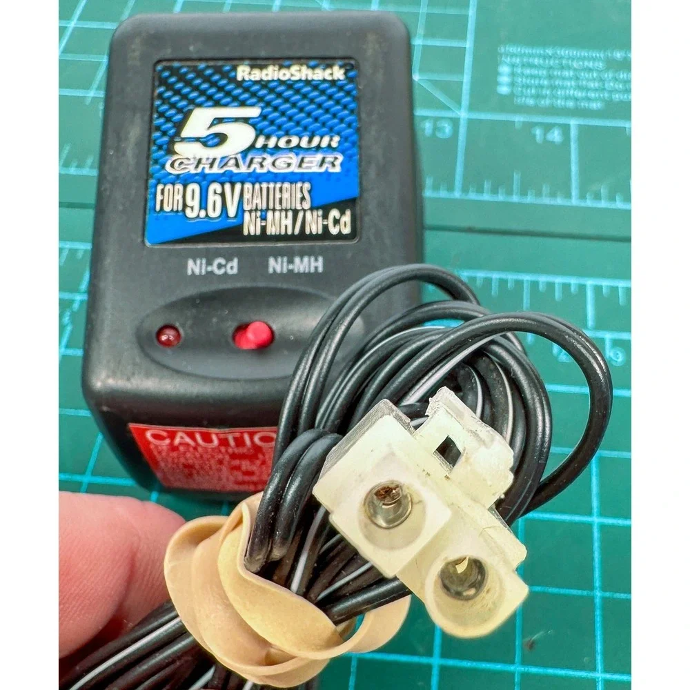 Vintage RadioShack 5 Hour Charger for 9.6V Ni-MH Ni-Cd RC Battery Tamiya Plug